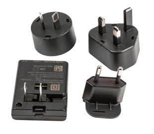 213-029-001 adaptador de enchufe eléctrico Negro