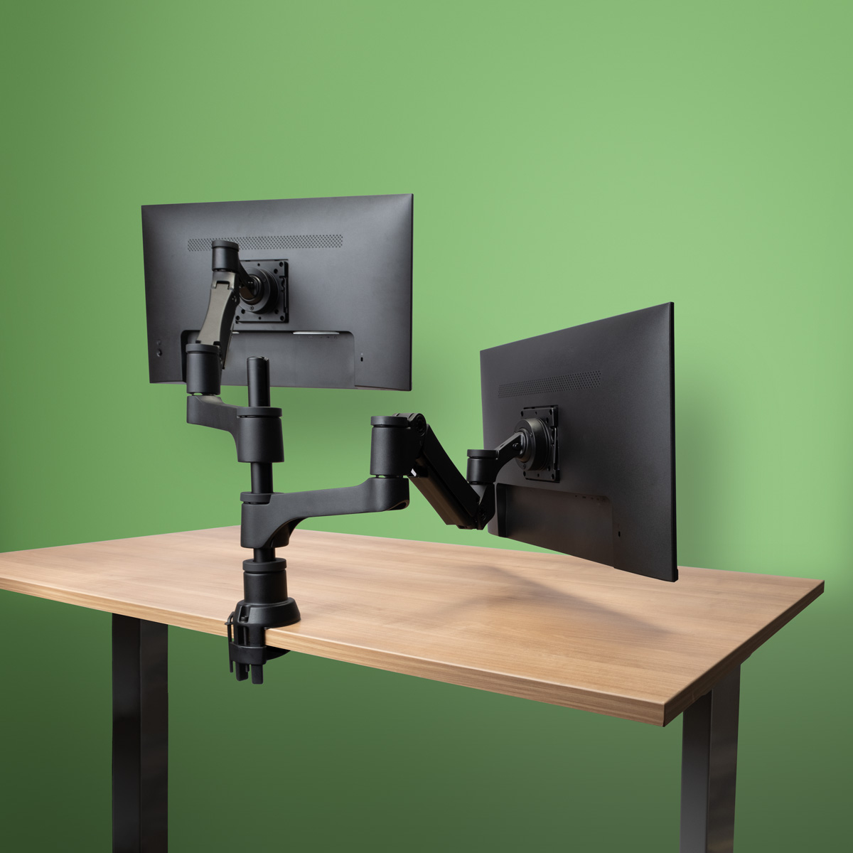 Brazo de monitor R-Go Caparo Dual para dos monitores capacidad de carga de 3-9kg, ajustable con resorte de gas, circular